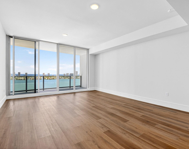 220 Lake Shore Drive - Photo Thumbnail 15