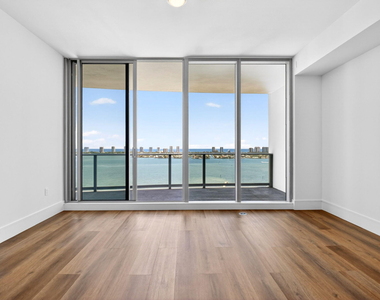 220 Lake Shore Drive - Photo Thumbnail 2