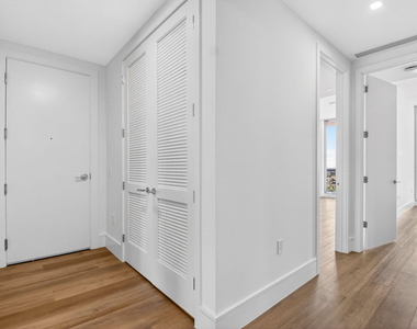 220 Lake Shore Drive - Photo Thumbnail 25
