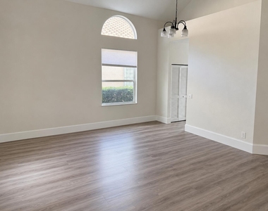 6330 Nw 80th Drive - Photo Thumbnail 3