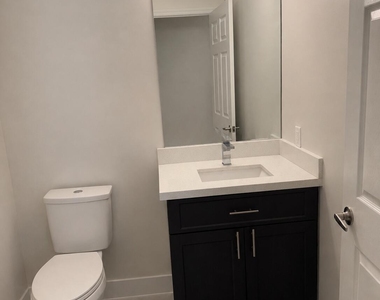 6330 Nw 80th Drive - Photo Thumbnail 7