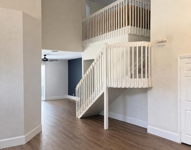 6330 Nw 80th Drive - Photo Thumbnail 4