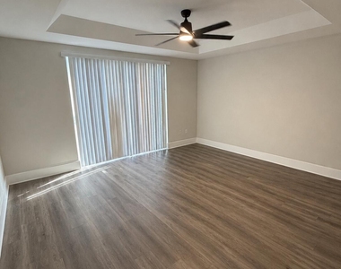 6330 Nw 80th Drive - Photo Thumbnail 8