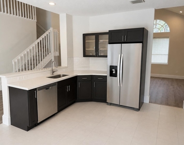 6330 Nw 80th Drive - Photo Thumbnail 6