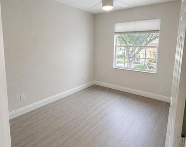 6330 Nw 80th Drive - Photo Thumbnail 16