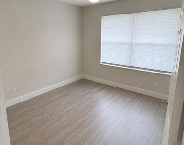 6330 Nw 80th Drive - Photo Thumbnail 15