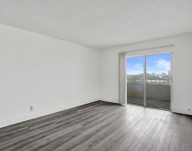 900 Ne 18th Avenue - Photo Thumbnail 11