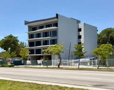 4110 Nw 22nd Avenue - Photo Thumbnail 2