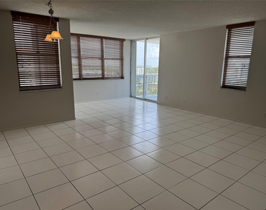 3015 N Ocean Boulevard - Photo Thumbnail 2