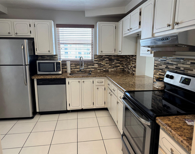 3015 N Ocean Boulevard - Photo Thumbnail 3