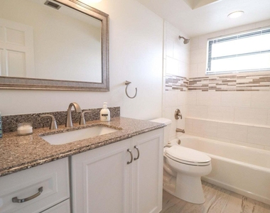 1694 Sw Boatswain Place - Photo Thumbnail 13