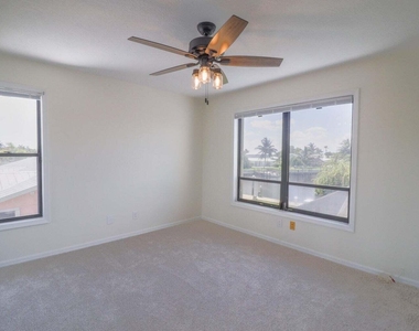 1694 Sw Boatswain Place - Photo Thumbnail 25