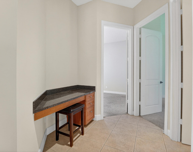 854 Sw Saint Tropez Court - Photo Thumbnail 22