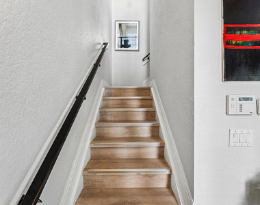 295 Ne 5th Avenue - Photo Thumbnail 4