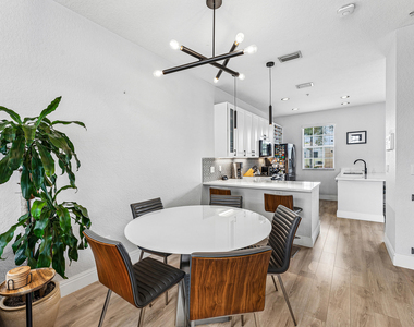 295 Ne 5th Avenue - Photo Thumbnail 16