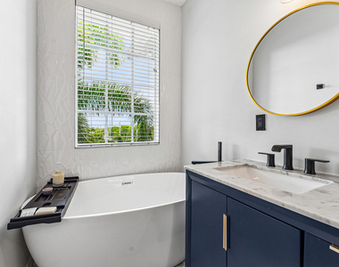295 Ne 5th Avenue - Photo Thumbnail 21