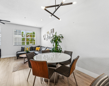295 Ne 5th Avenue - Photo Thumbnail 11