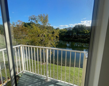 3910 Nw 90th Avenue - Photo Thumbnail 13