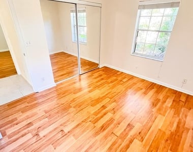 1440 Hawthorne Place - Photo Thumbnail 16