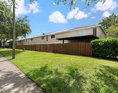 4952 Sw 122nd Terrace - Photo Thumbnail 36