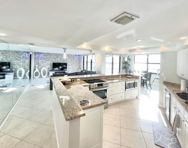 5420 N Ocean Drive - Photo Thumbnail 2
