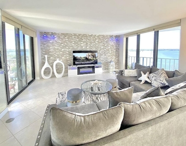 5420 N Ocean Drive - Photo Thumbnail 7