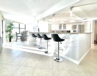 5420 N Ocean Drive - Photo Thumbnail 5