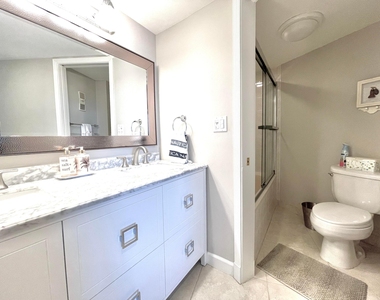 5420 N Ocean Drive - Photo Thumbnail 19