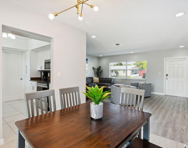428 Se 2nd Street - Photo Thumbnail 7