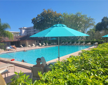 3050 N Palm Aire Drive - Photo Thumbnail 7