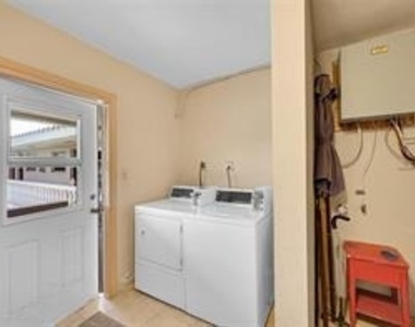 1400 Ne 55th Street - Photo Thumbnail 22