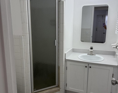 1400 Ne 55th Street - Photo Thumbnail 11