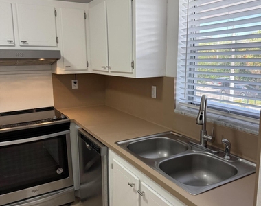 1400 Ne 55th Street - Photo Thumbnail 2