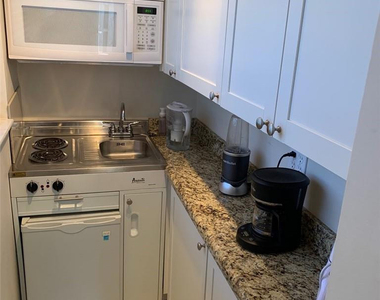 2920 N Ocean Boulevard - Photo Thumbnail 5