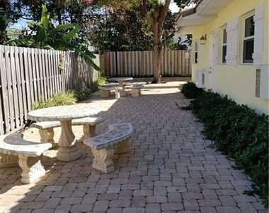 2920 N Ocean Boulevard - Photo Thumbnail 8