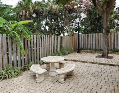 2920 N Ocean Boulevard - Photo Thumbnail 9