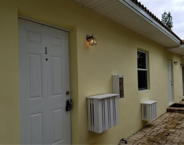 2920 N Ocean Boulevard - Photo Thumbnail 3