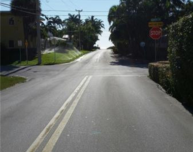 2920 N Ocean Boulevard - Photo Thumbnail 11