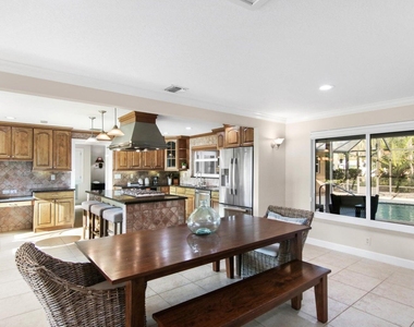 1282 Sw Pelican Crescent - Photo Thumbnail 8