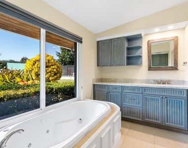 1282 Sw Pelican Crescent - Photo Thumbnail 16