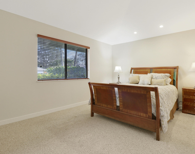 706 Club Drive - Photo Thumbnail 10