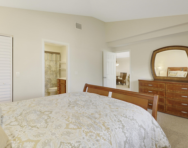 706 Club Drive - Photo Thumbnail 11