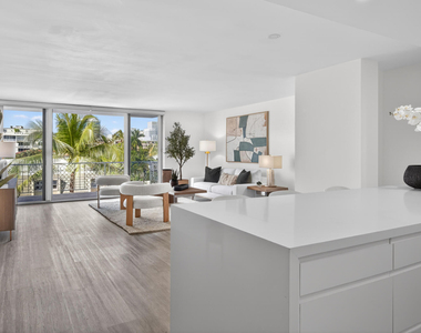354 Chilean Avenue - Photo Thumbnail 2