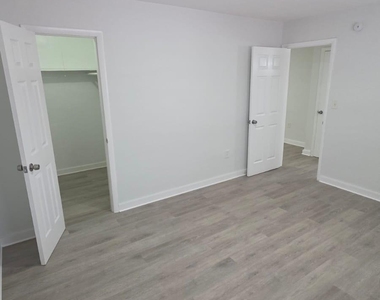 7624 Pembroke Road - Photo Thumbnail 5