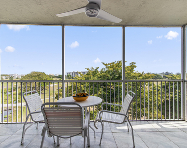 2901 S Palm Aire Drive - Photo Thumbnail 20