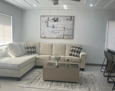 217 Sw 15th Street - Photo Thumbnail 9