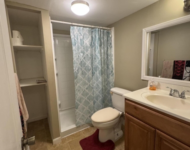 245 Lee Avenue - Photo Thumbnail 7