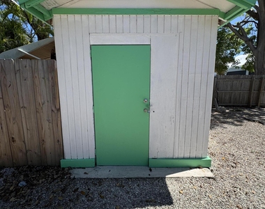 245 Lee Avenue - Photo Thumbnail 12