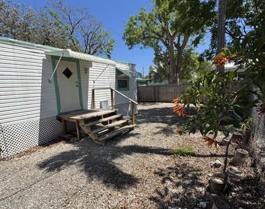 245 Lee Avenue - Photo Thumbnail 10