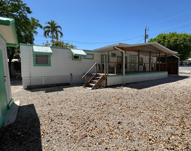 245 Lee Avenue - Photo Thumbnail 8